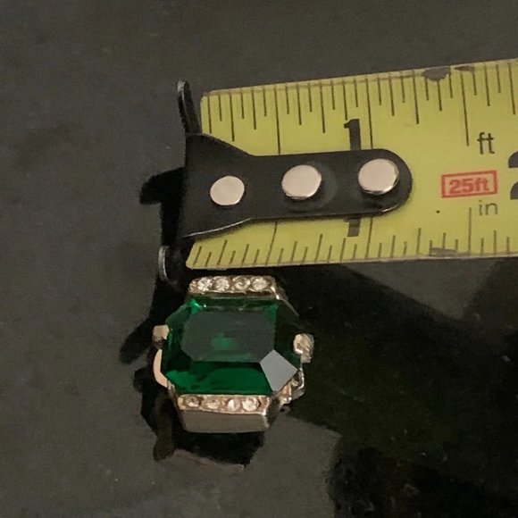 Sold Vintage Clip-On Earrings - Picture 8 of 9